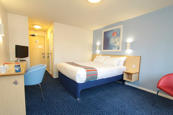 Travelodge Birmingham Oldbury Oldbury  Szoba fotó