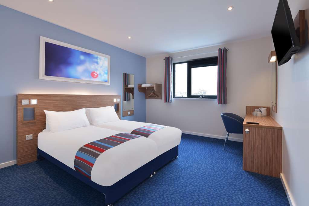 Travelodge Birmingham Oldbury Oldbury  Szoba fotó